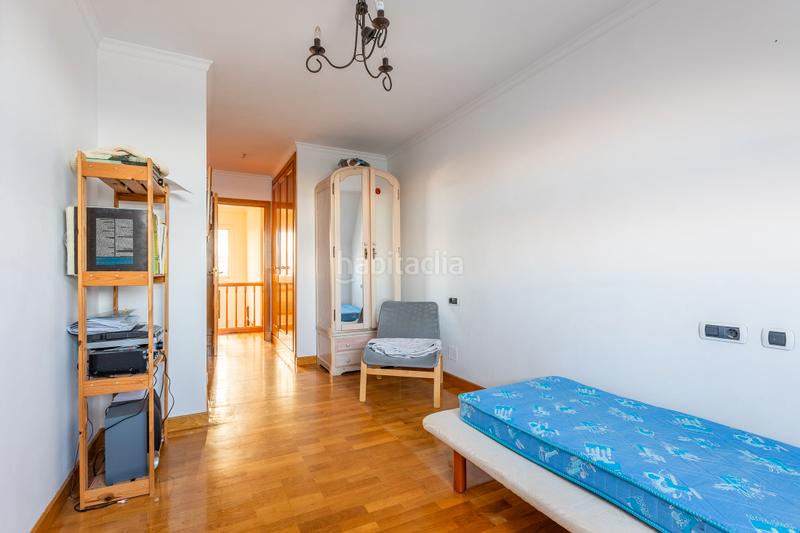 Foto efaba6a6-bdc7-4f1f-b49a-b020d5a7c45e. Zweistöckige wohnung mit heizung parking in Riazor - Visma Coruña (A)