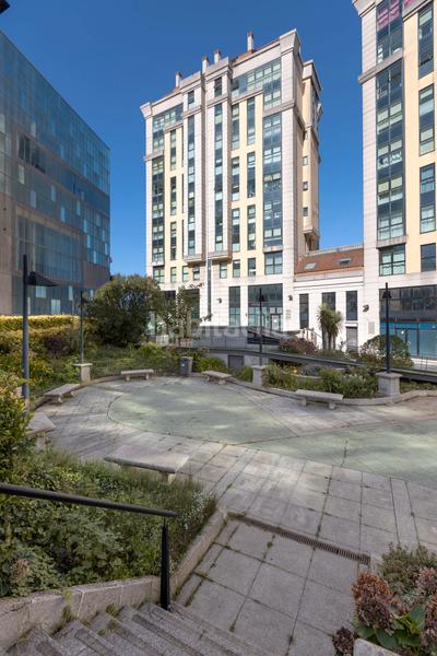 Foto f10ea2b6-1774-4b13-8e65-b0da462b900c. Zweistöckige wohnung mit heizung parking in Riazor - Visma Coruña (A)