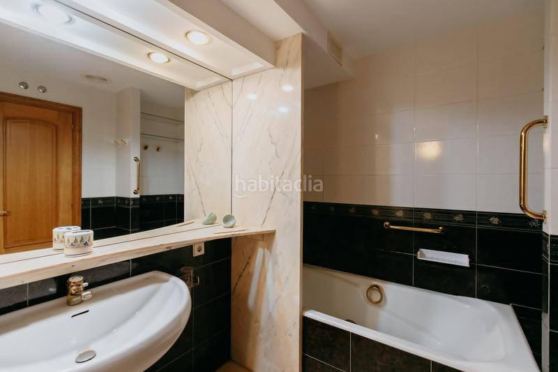 Foto 141d8277-b77d-4eda-9fb5-b88214265f2a. Casa a schiera con parcheggio in Santiago Huesca