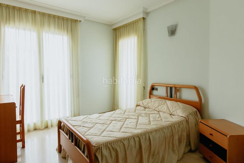 Foto af5f3091-a250-4e3a-b538-6d5f319645d3. Casa a schiera con parcheggio in Santiago Huesca