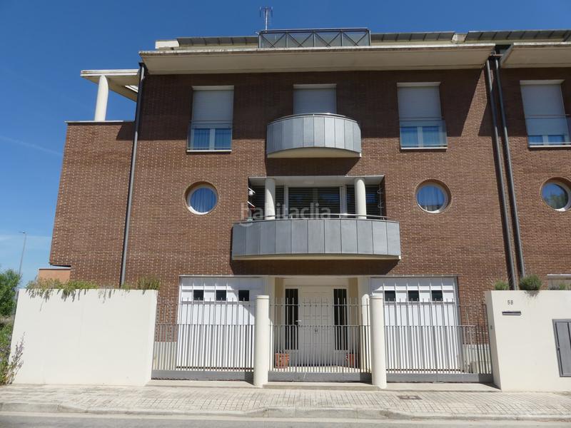 Foto 0dd54736-f1b3-4a17-b64f-608e845a0150. Casa adossada amb aparcament a Santiago Huesca