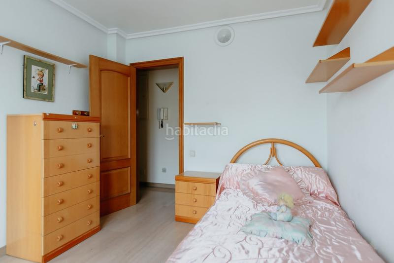 Foto 201f1b4d-52fd-46a8-bca0-18691fdb7ff3. Casa adossada amb aparcament a Santiago Huesca