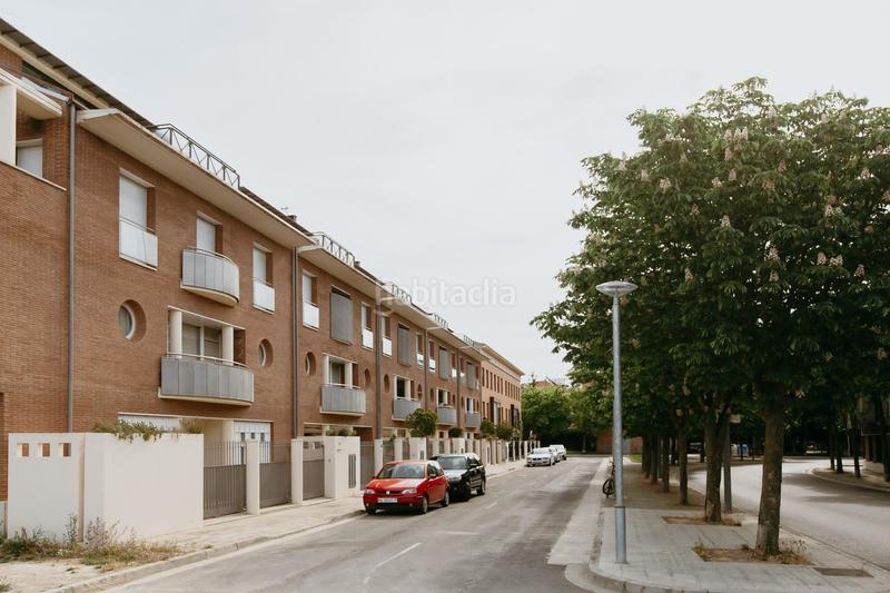 Foto e846c80d-2637-47c5-826d-d7fb7398a95e. Casa adossada amb aparcament a Santiago Huesca