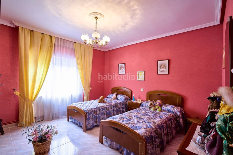 Foto 456e979a-1743-4810-8a0f-396eed2761b4. Casa adossada amb aparcament a Fuentesaúco