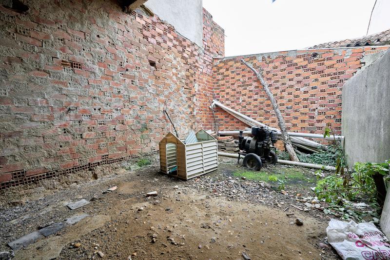 Foto 98f9b80d-ecee-4c14-b6d9-ba373266fc66. Casa adossada amb aparcament a Fuentesaúco