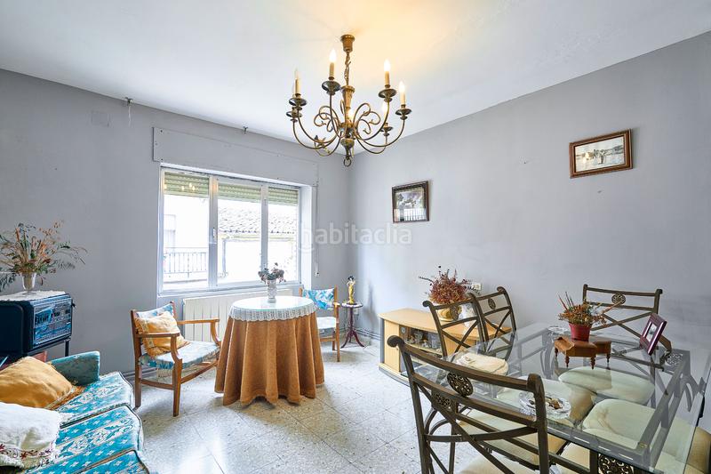 Foto cb4c8001-c3d1-476a-bda3-c84263e19f64. Casa adossada amb aparcament a Fuentesaúco