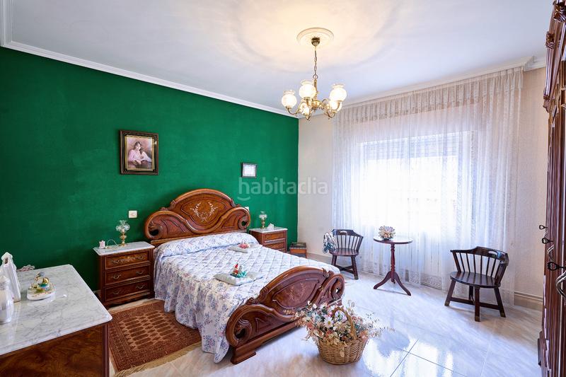 Foto e5d1f056-9d21-468b-aa26-a40ea714ba71. Casa adossada amb aparcament a Fuentesaúco