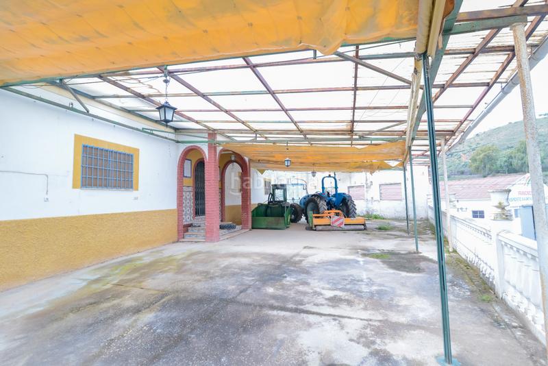 Foto 10cb2752-2423-4758-9f68-c115c8291b0c. Finca rústica en Carcabuey