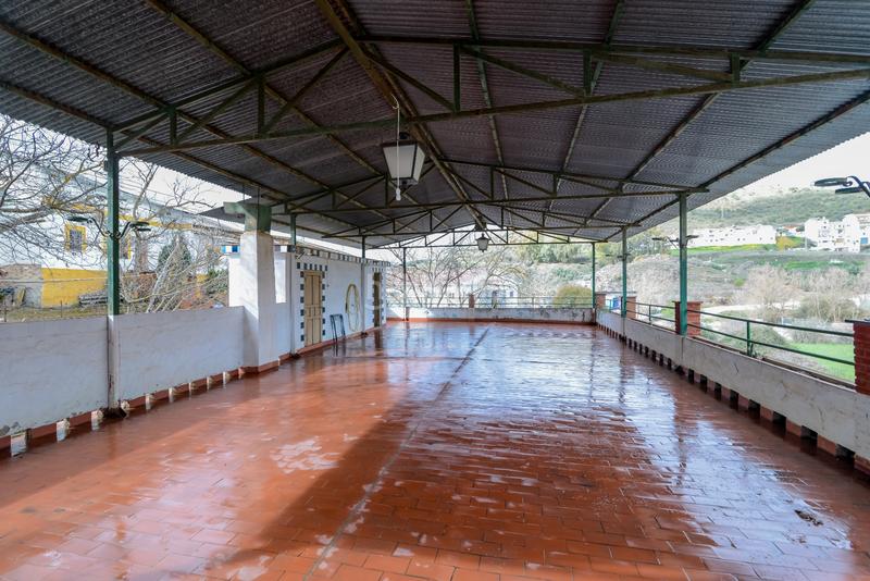 Foto d294b2a4-9a0d-45d9-8be4-26c8c5406a5c. Finca rústica en Carcabuey