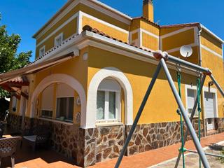 Chalet à Cabanillas del Campo