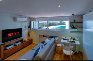 Penthouse  Rúa adelaida muro
