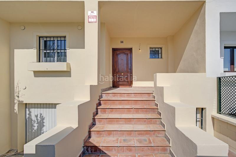 Foto 40ff01af-055a-4ed2-b749-7ff71eda56fe. Semi detached house with parking pool in Huétor Vega