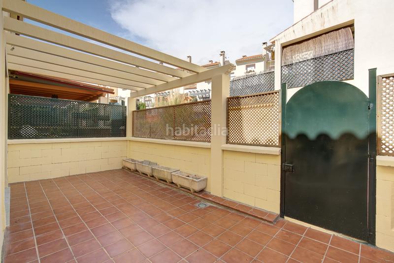 Foto 629b036a-0ae5-4a4b-8629-c41fe8d51c3f. Semi detached house with parking pool in Huétor Vega