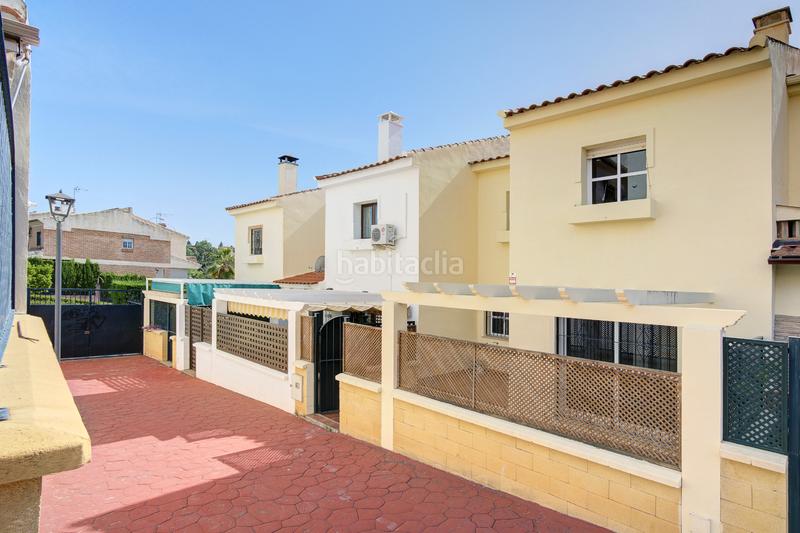 Foto 91075c9d-0577-4190-89fa-6da8b30f8827. Semi detached house with parking pool in Huétor Vega