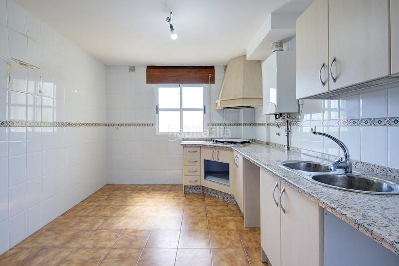 Foto d9608664-d72e-49f6-add9-bde4f3371aef. Semi detached house with parking pool in Huétor Vega