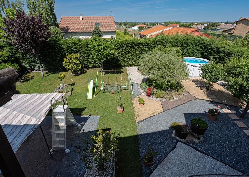 Foto 427df6f8-f576-4fee-8ee8-4fb658b778cf. Chalet avec cheminée dans Aldeamayor de San Martín