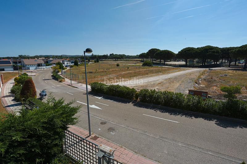 Foto 574f9c76-c14c-4cc8-a7e4-c85baff848da. Chalet con camino in Aldeamayor de San Martín