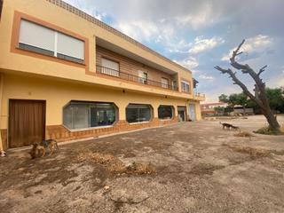 Maison  Avenida colón. Se vende amplia propiedad con enorme potencial en el corazón de