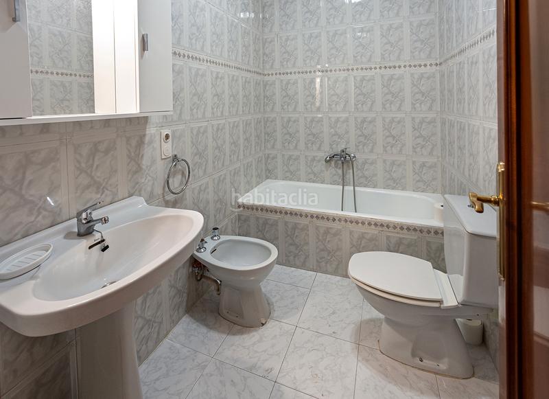 Foto baae1105-cabe-4e8d-a43e-e2b8cd3e4057. Pis amb aparcament a Centro Palencia