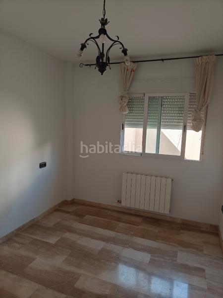 Foto 6c570249-5f8b-461f-9432-e82de10a81ab. Chalet casa / chalet independiente en venta en calle felipe oya rodríguez, en Jaén