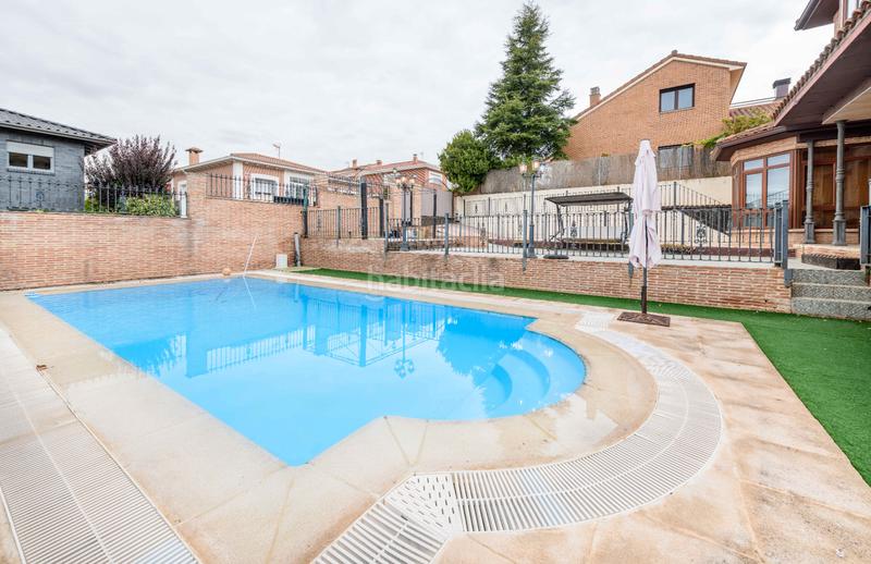 Foto 0e748efa-02d8-4e18-ad83-34cf2bba9477. Chalet avec chauffage parking piscine dans Cabanillas del Campo