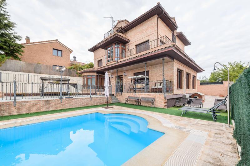 Foto 2b2f2432-7e0c-4366-b052-2e21d871323a. Chalet avec chauffage parking piscine dans Cabanillas del Campo