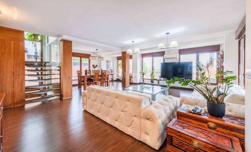 Foto 5244b0f9-d1da-4a8a-95a8-a19df1afc361. Chalet avec chauffage parking piscine dans Cabanillas del Campo