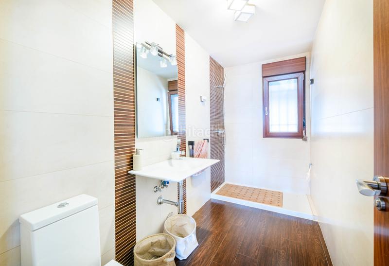 Foto 8699588d-65ed-4d89-bff6-d57c976bb963. Chalet avec chauffage parking piscine dans Cabanillas del Campo