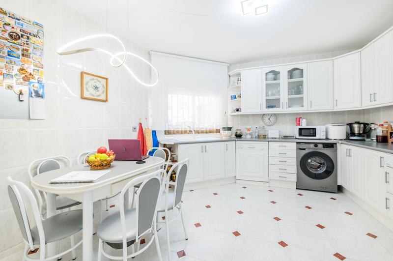 Foto 30b3472a-c047-46a4-b81b-d46e766427e0. Xalet amb calefacció aparcament piscina a Torrelaguna