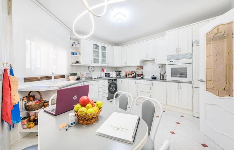 Foto 5b4ee5c0-69df-4049-b676-278bca51ca80. Xalet amb calefacció aparcament piscina a Torrelaguna