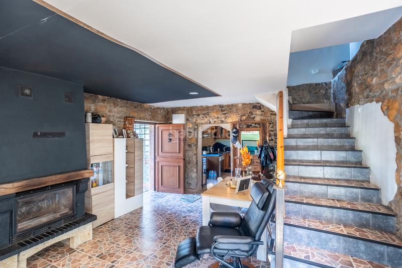 Foto d8e4d2c1-856b-4f1d-a6e7-3e279ec5d15d. Chalet en El Berrón-La Carrera Siero