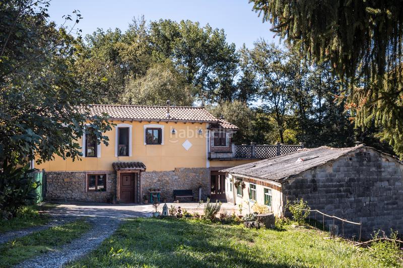 Foto b1300d20-1d9f-4a72-9604-47873e120b8a. Chalet mit kamin parking in El Berrón-La Carrera Siero