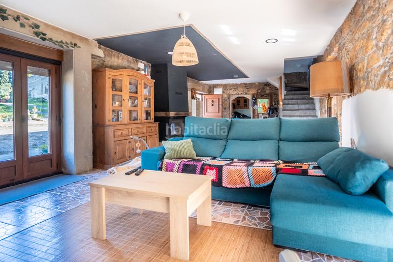 Foto 5e70ab92-aeaf-402a-8a5b-a4100aafd2d8. Chalet with fireplace parking in El Berrón-La Carrera Siero