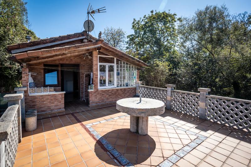 Foto e7c63fa1-7a45-4f6a-9429-425070f897a4. Chalet avec cheminée parking dans El Berrón-La Carrera Siero