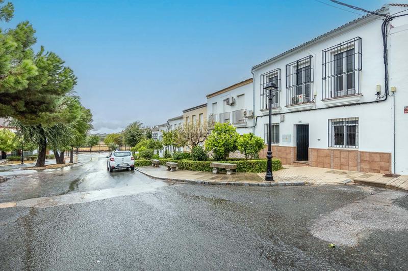 Foto 0251d11f-3a54-4448-af61-6e8fde9ac34b. Casa adosada en Castilblanco de los Arroyos