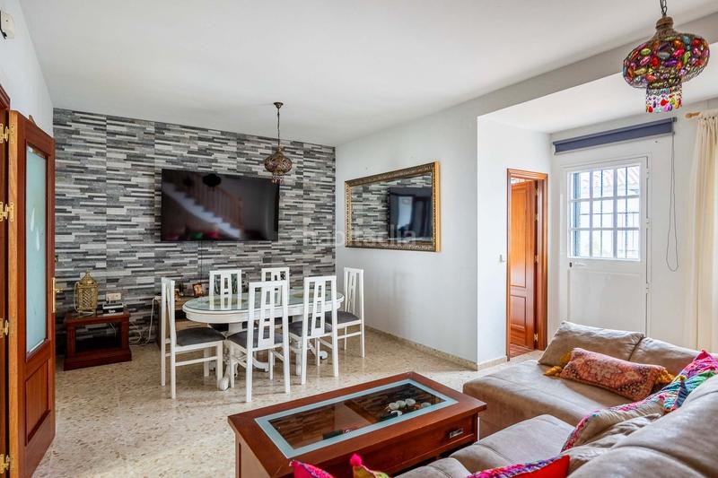 Foto 5ca6f25e-734a-4a69-b641-571d91c3b1ff. Casa adosada en Castilblanco de los Arroyos