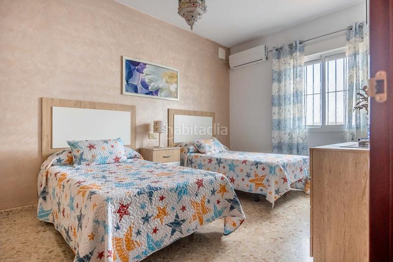 Foto a17b9af1-a3ec-4068-8bb9-560f4c4a7130. Casa adosada en Castilblanco de los Arroyos