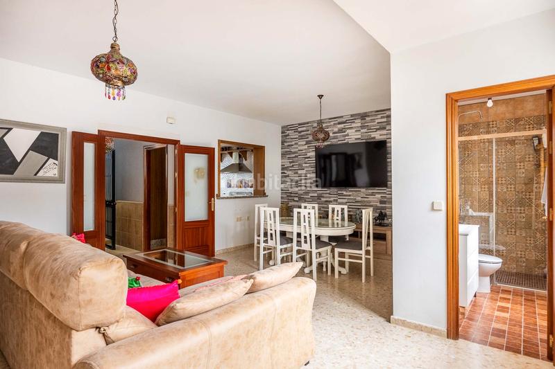 Foto b994c444-a5de-4e2d-b471-a30e8ad42c87. Casa adosada en Castilblanco de los Arroyos