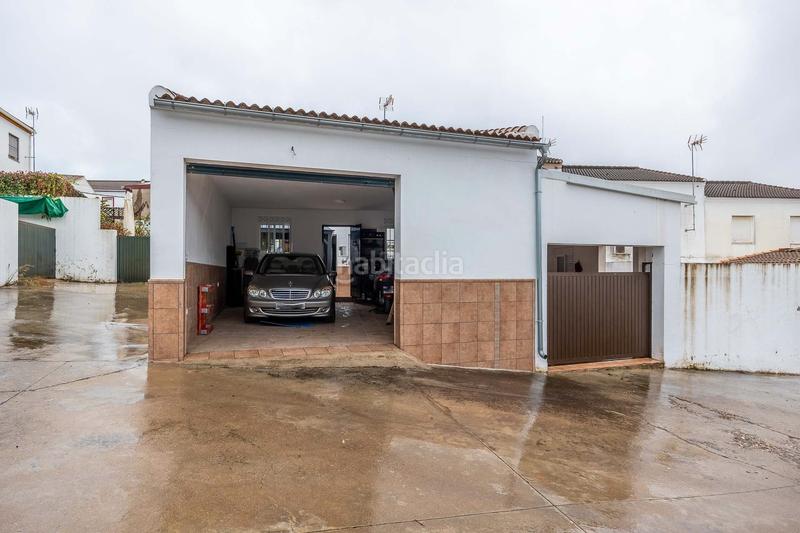 Foto c32dc77f-ac95-452c-aba2-c579deb75d2a. Casa adosada en Castilblanco de los Arroyos