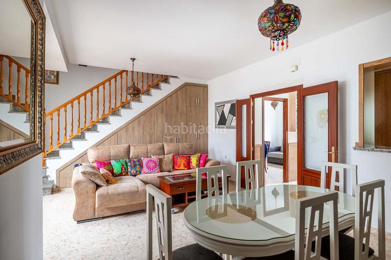 Foto ce7b3f2f-5f2c-4025-b32c-7aca9b21c70f. Casa adosada en Castilblanco de los Arroyos