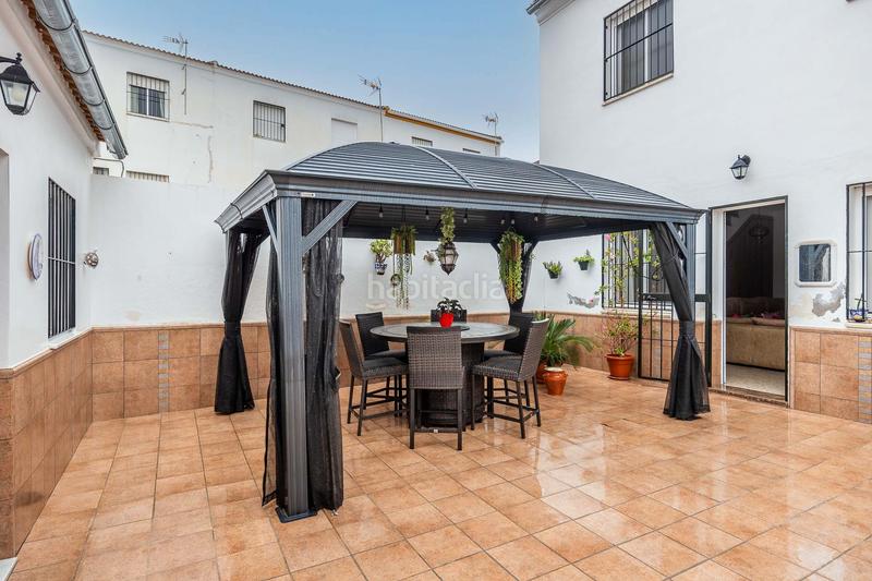 Foto f1a3317c-2afd-48b8-9475-f3348d258880. Casa adosada en Castilblanco de los Arroyos