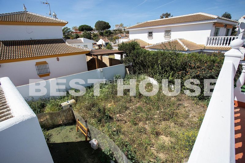 Foto 3fc31978-f74b-468b-8976-0c43ade74473. Chalet en Centro - Torre de la Higuera Almonte