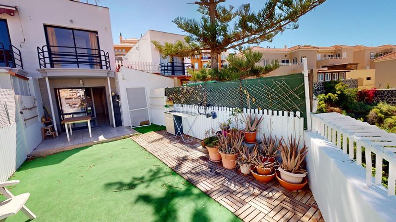 Foto 0712adf4-c128-45ab-8e5f-3b5580ddf6e1. Casa adossada a Arguineguín Mogán