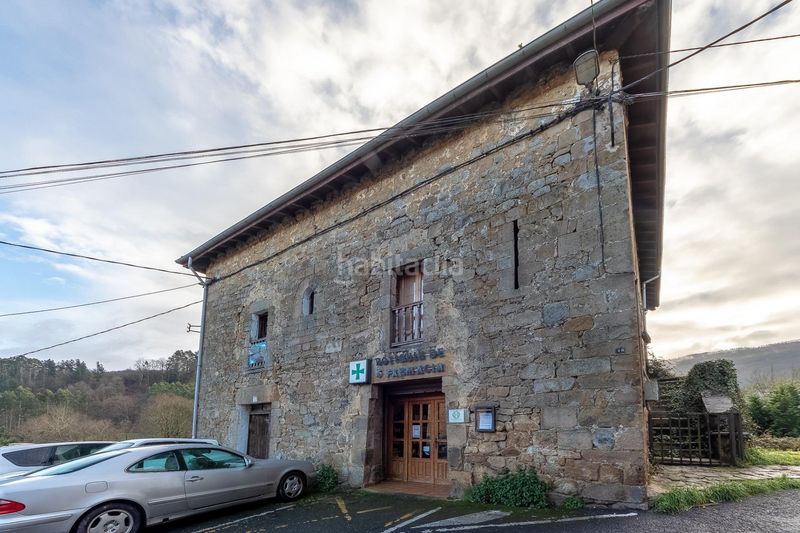 Foto f34fa351-3bdf-4a78-a2d2-a0e4d54bd242. Masia amb aparcament a Arcentales
