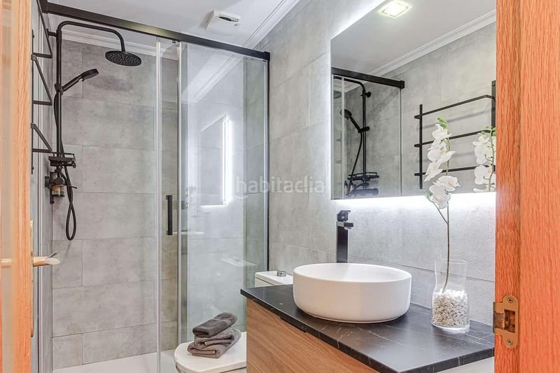 Foto ac0312c4-50da-44ca-8e9d-7f872fec2a6e. Pis amb aparcament a Monte Alto - Zalaeta - Atocha Coruña (A)