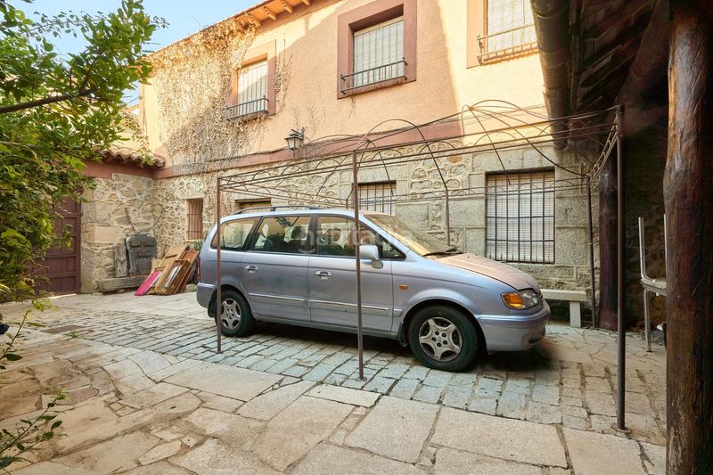 Foto eb509e4e-7bfb-4029-ab0c-5238a946b763. Edifici a Sur Ávila