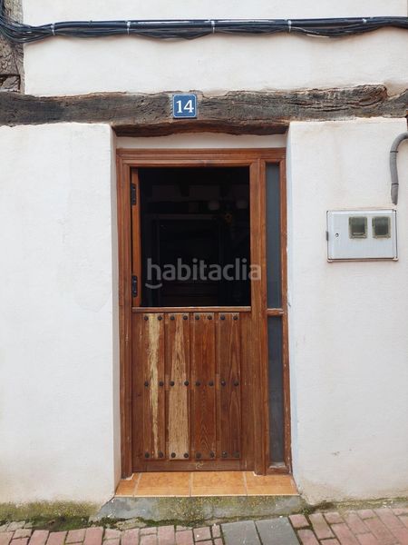 Foto 4688d7d2-4755-40cb-939d-0f70c8f4270a. Casa adossada amb aparcament a Camprovín