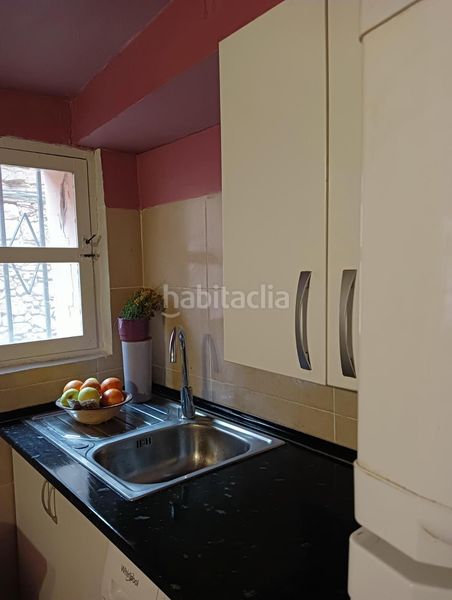 Foto a31dafb6-d58e-4546-bdab-f7d8e7edda87. Casa adossada amb aparcament a Camprovín