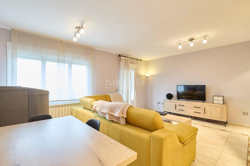 Foto 472ff6f5-b000-4037-8696-557cca782eb1. Casa adossada amb aparcament piscina a Cantagallo