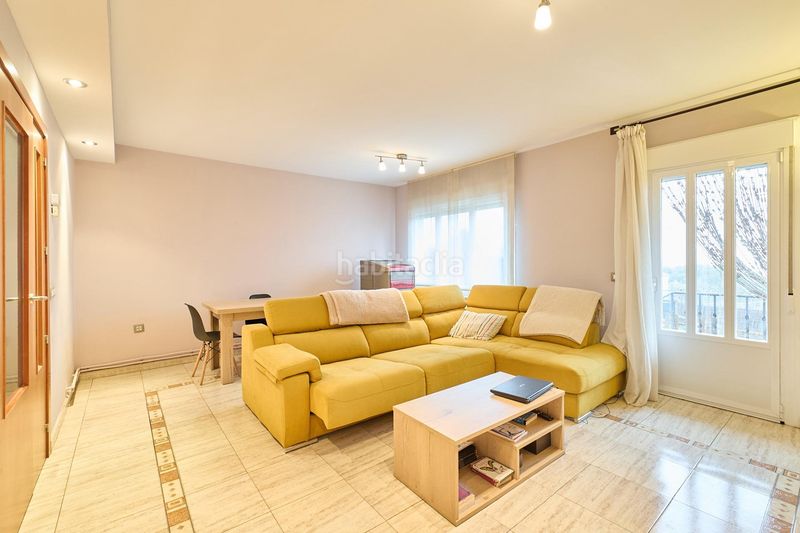 Foto 505a832b-5989-46f9-83c4-03cbe4fb256e. Casa adossada amb aparcament piscina a Cantagallo